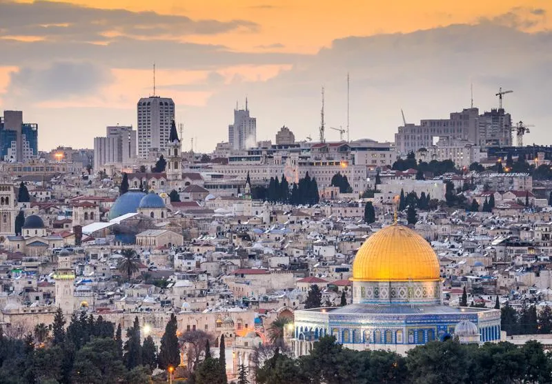 Bezpośrednie loty i przesiadki