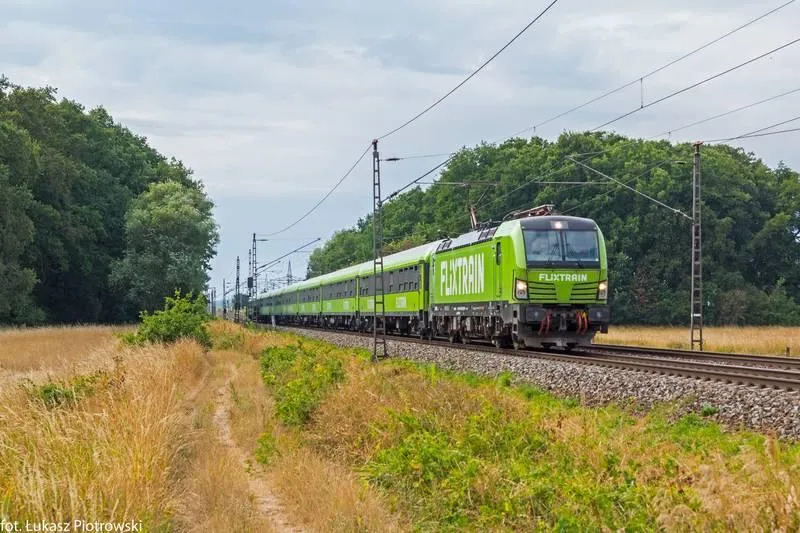 Czas lotu Warszawa Berlin