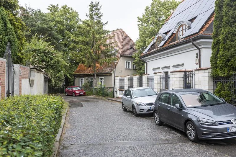 Ile przed wylotem być na lotnisku