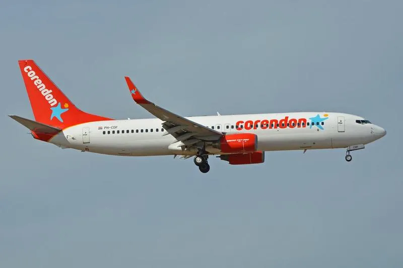 Porównanie lotów bezpośrednich i z przesiadkami Antalya Poznań