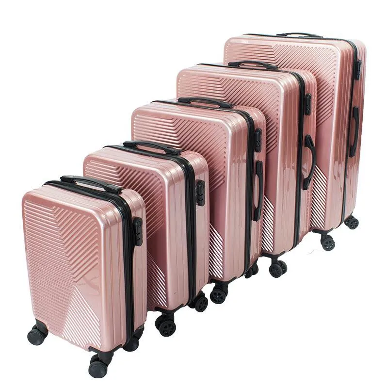 Twarda czy miękka walizka